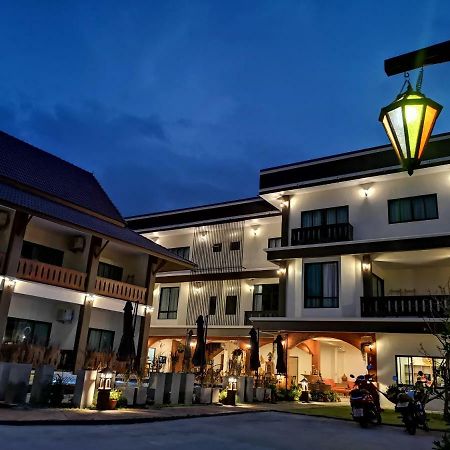 Sriananpura Hotel Csiangmaj Kültér fotó