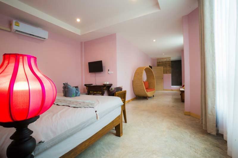 Sriananpura Hotel Csiangmaj Kültér fotó