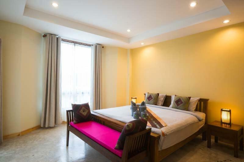 Sriananpura Hotel Csiangmaj Kültér fotó