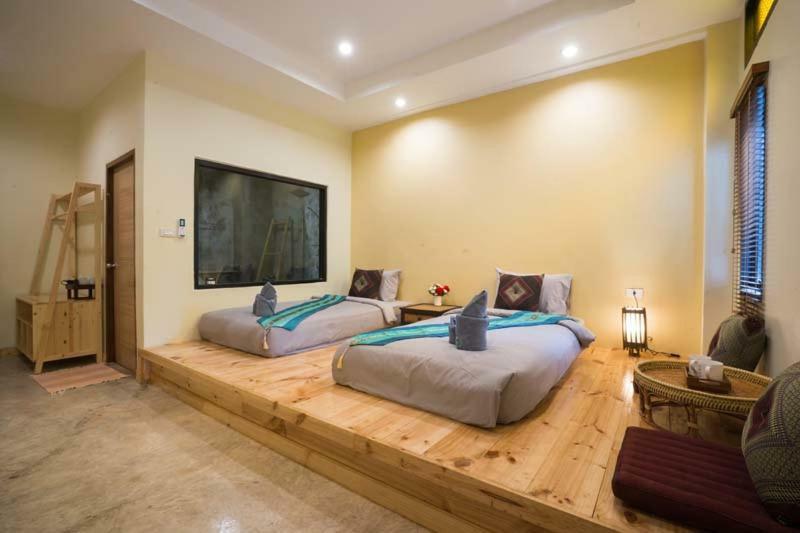 Sriananpura Hotel Csiangmaj Kültér fotó