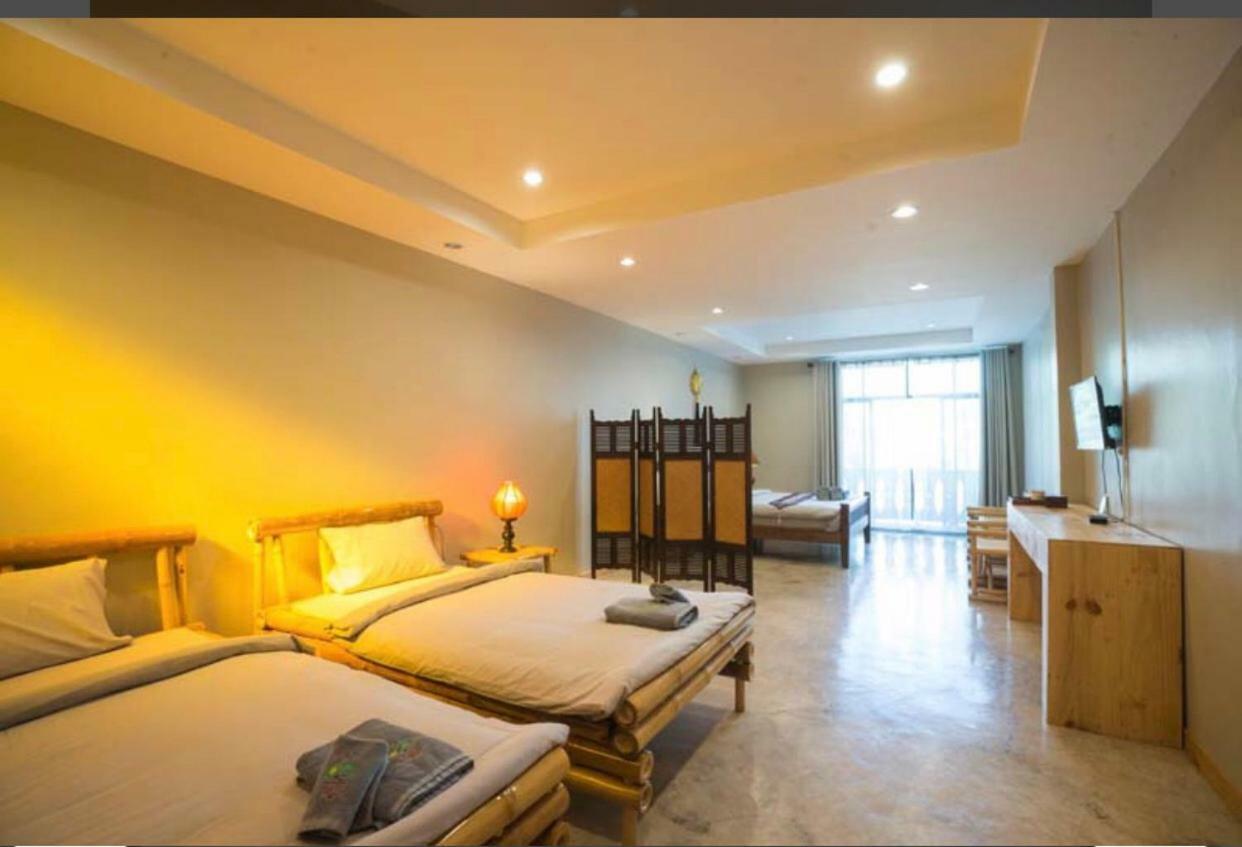 Sriananpura Hotel Csiangmaj Kültér fotó