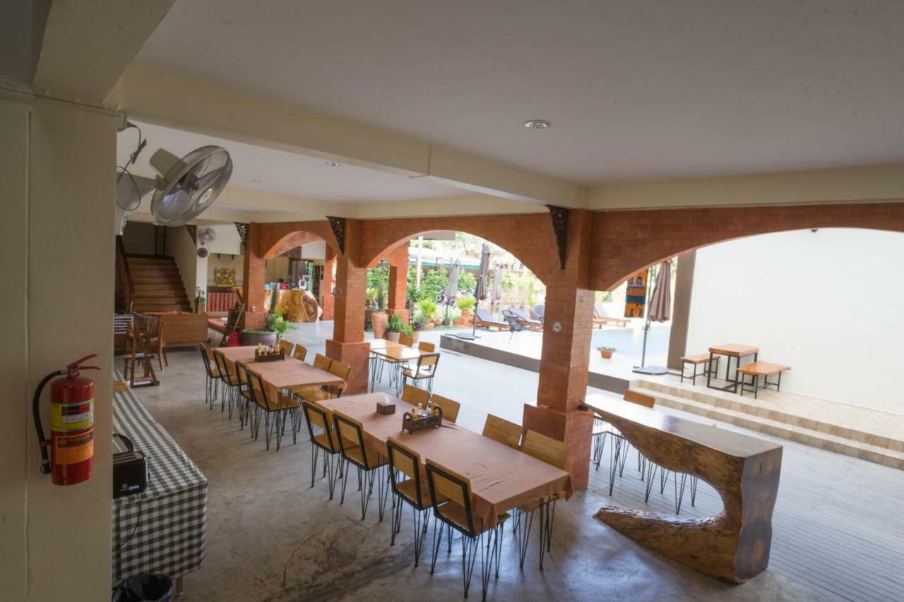 Sriananpura Hotel Csiangmaj Kültér fotó