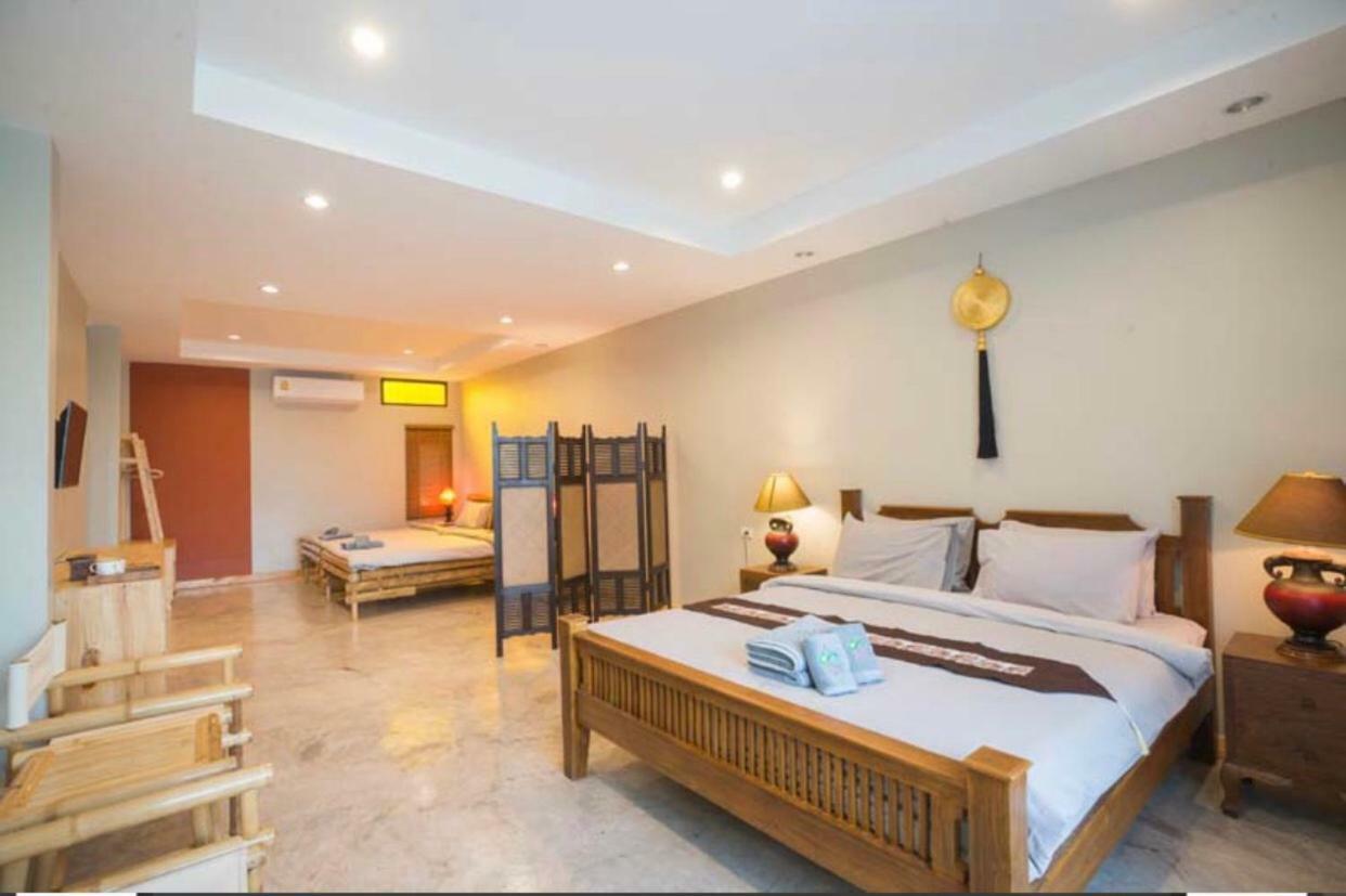 Sriananpura Hotel Csiangmaj Kültér fotó