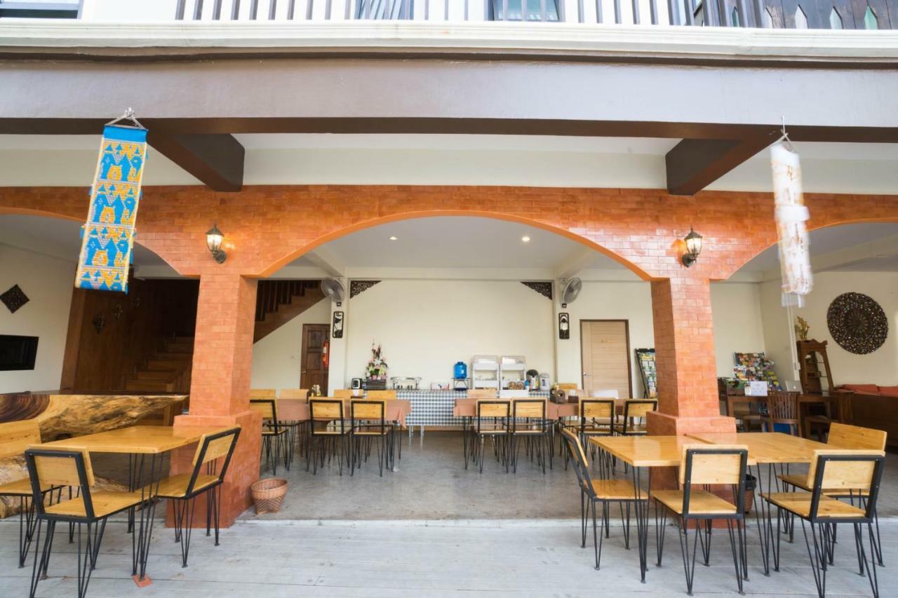 Sriananpura Hotel Csiangmaj Kültér fotó